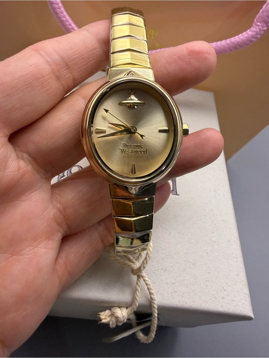 Vivienne Westwood Gold-Tone Oval Link Bracelet Watch main image 7